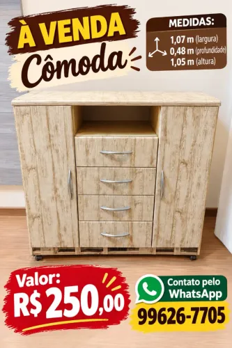 Cômoda com 4 gavetas e 2 portas, com rodinhas.