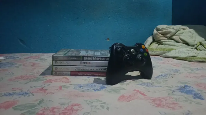 Controle xbox 360 (original) e 4 jogos midia fisic.
