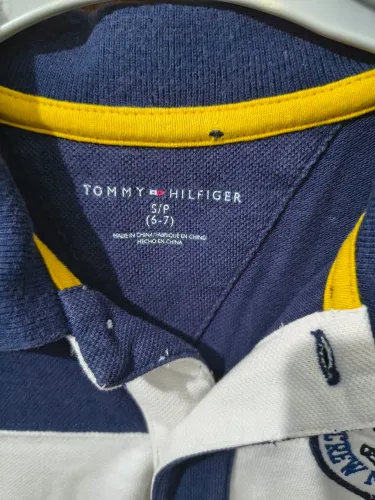 Camiseta Tommy Hilfiger menino 6 e 7 anos 