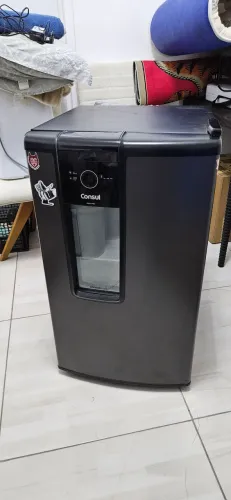 Cervejeira Consul Titanium 82L Frost Free (220V) - Semi Nova