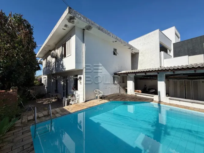 Casa 3 suítes em Coqueiros