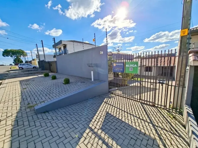 Casa Residencial com 4 quartos para alugar por R$ 4400.00, 170.00 m2 - XAXIM - CURITIBA/PR