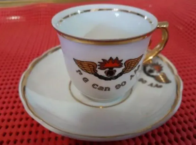 Xicara de Cafezinho do Exército Porcelana Real