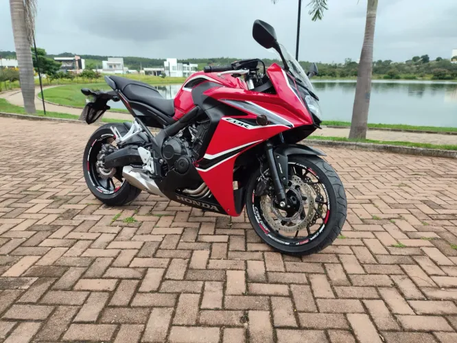 Honda CBR 650F impecável 