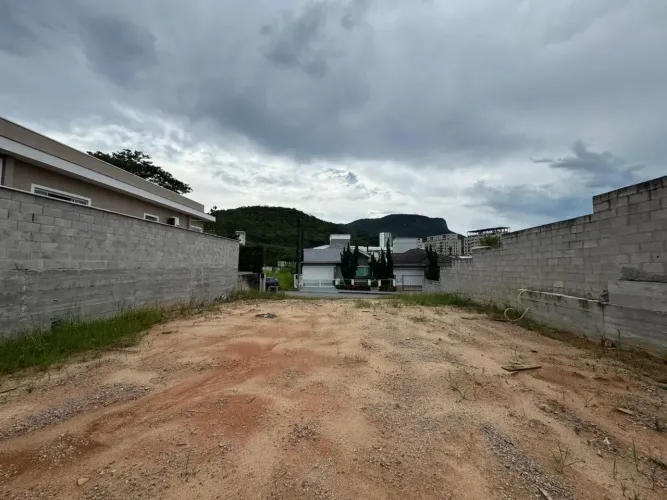 Lote/Terreno para venda possui 389 metros quadrados em Pedra Branca - Palhoça - Santa Cata