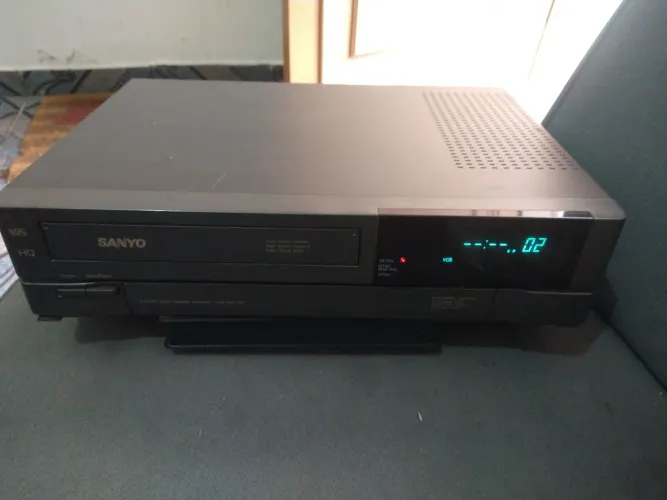 Vídeo Cassete Sanyo modelo VR 9401 BR funcionando perfeitamente não tenho controle 