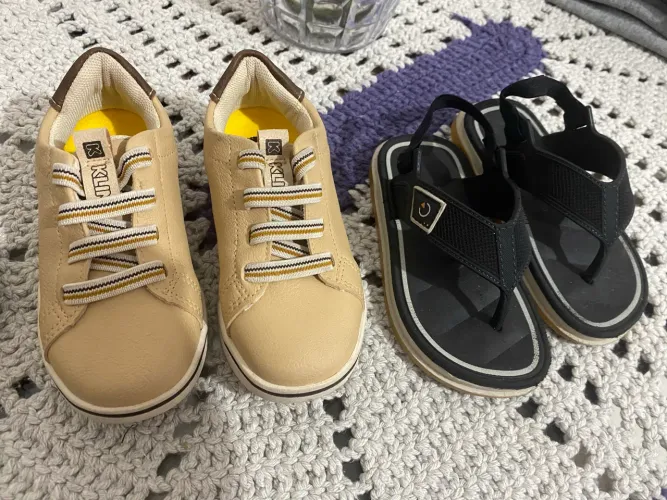 Vendo sapato infantil de menino