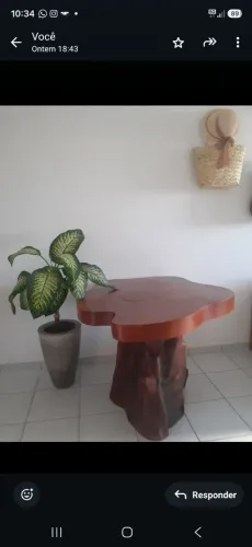 Mesa de madeira maciça
