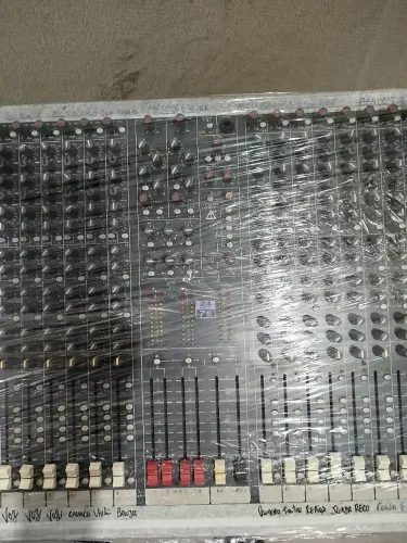 Mesa de som soundcrafter Spirit