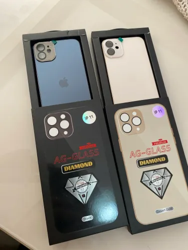 Capa iPhone 11 Diamond Magnética Desert Gold, Preta - NOVA LACRADA
