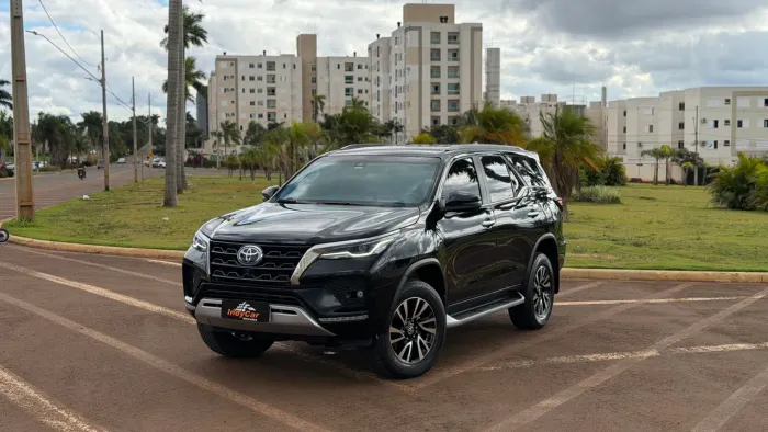 Toyota Hilux SW4 SRX 4X4 2.8 TDI 16V Dies. Aut. 2023