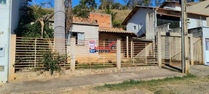 Casa residencial à venda em Viçosa (MG) | 3 quartos, quintal e 2 vagas