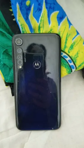 Vende celular moto g8play