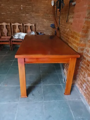 Mesa de madeira x 4 cadeiras!
