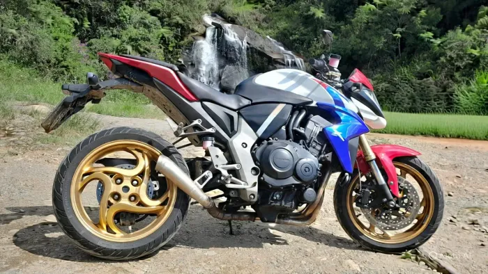Cb1000r