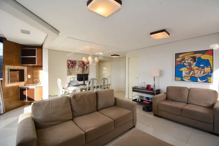 Apartamento A Venda no Centro de Florianópolis com 3 Quartos
