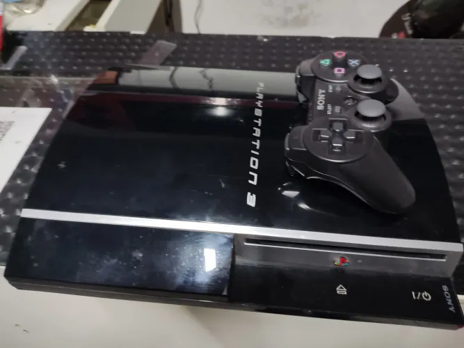 PS3 FAT 500GB + VÁRIOS JOGOS. GARANTIA, PARCEO 12X. LOJA ABERTA AOS DOMINGOS.
