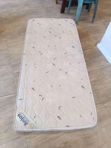 Colchão solteiro 88cm semi novo 