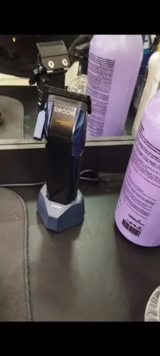 Máquina de cortar cabelo.