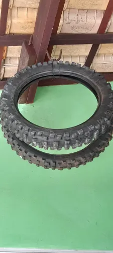Pneu motocross