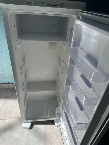 Geladeira Electrolux 240 Litros