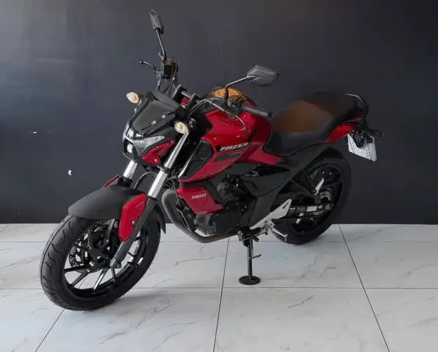 Yamaha FZ15 ABS parcelado!