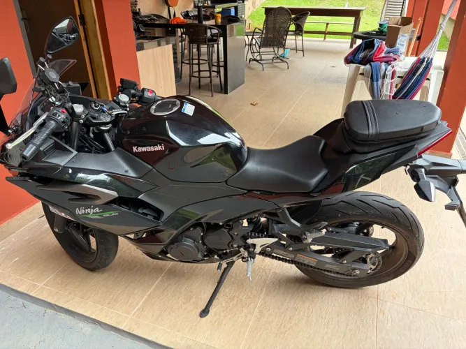 Ninja 500 ano 2024/2025 preta, linda!
