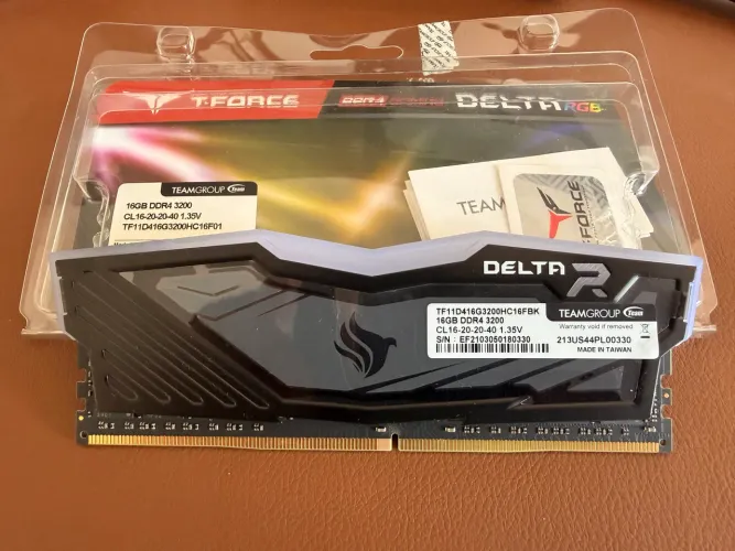 Memória T force delta 16 gb DDR4 3200