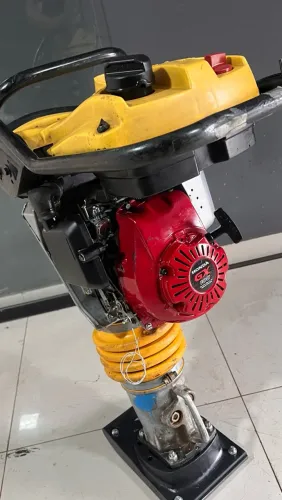 VENDO COMPACTADOR DE SOLO MOTOR HONDA SEMI NOVO BARATO