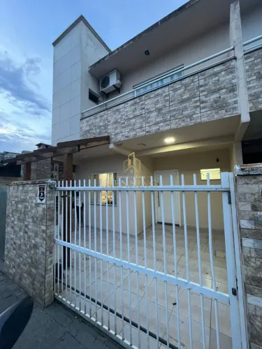 Sobrado para aluguel no bairro Cordeiros em Itajaí, SC