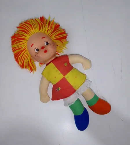 Boneca Emília Sítio Do Pica Pau Estrela Anos 2000 - 35 Cms