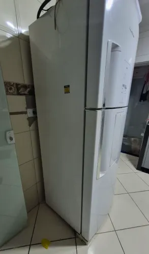 Geladeira para consertar ou tirar peças
