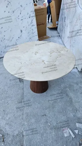 Mesa jantar base madeira tampo marmore crema marfil 130