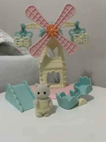 Sylvanian Families - Parque Moinho Bebê Gato
