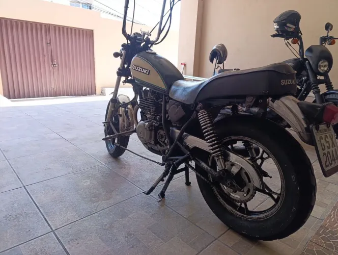 Suzuki intruder 250