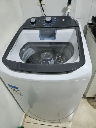 Máquina de lavar Electrolux 13kg com 8 meses de uso e na garantia