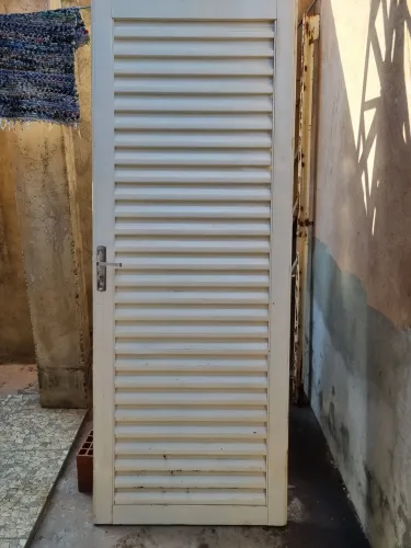 Porta de ferro