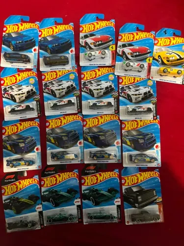 Coleção HotWhells 17 carrinhos