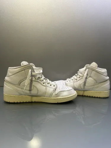 Air Jordan 1 Mid branco, original, comprado nos EUA.