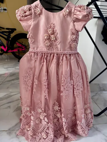 Vestido de festa infantil bordado