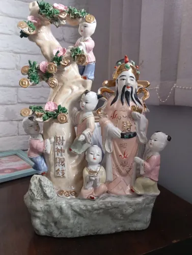Escultura em porcelana