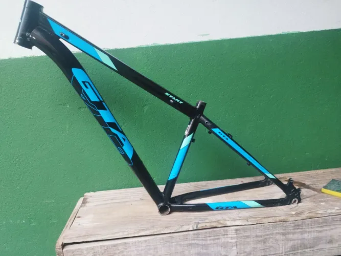 Quadro de bicicleta aro 29 GTA start com marcas de uso vendo ou troco em quadro de VK