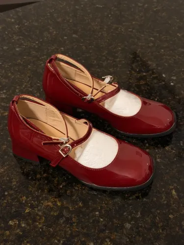 Sapatos de Salto Vermelho Vinho