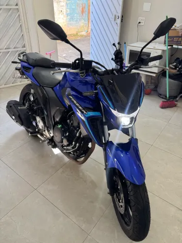 YAMAHA FZR250 2025 BAIXA QUILOMETRAGEM