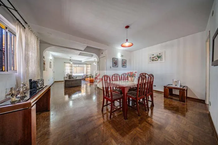 Casa à venda na Vila Mariana com 8 quartos