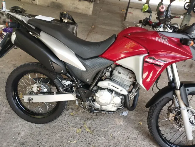 Vendo XRE 200 ano 2014/2014