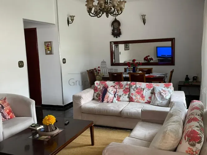 Casa - Jardim Vila Formosa - 3 Dormitórios - 160m².