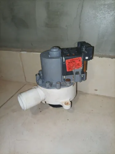 Bomba de drenagem Eletrolux 10kg