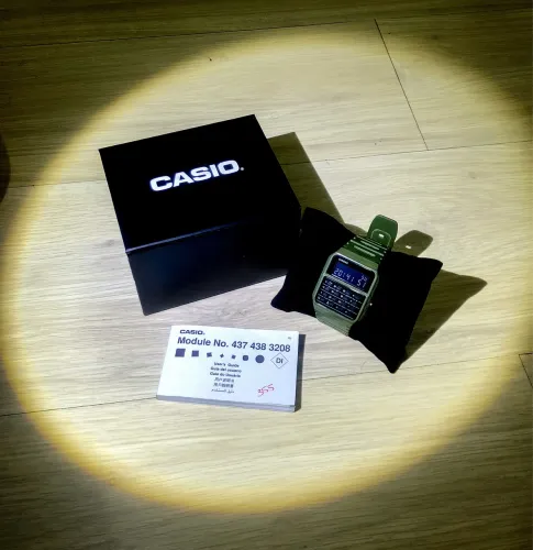 Relógio Casio com calculadora