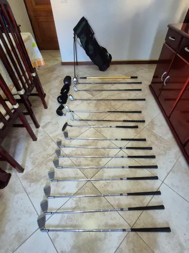 Jogo Completo de Tacos de Golfe (14 tacos) + Bolsa TechEdge com Tripé